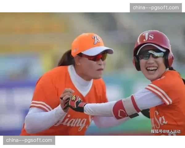 快讯:中国女垒先发投手王兰前三局完美压制,无安打无失分 快讯:中国女垒先发投手王兰前三局完美压制,无安打无失分